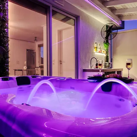 Penthouse With Jacuzzi In Varkiza *